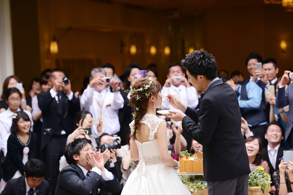 結婚式のワンシーン ファーストバイト ブルーグレース大阪 スタッフブログ
